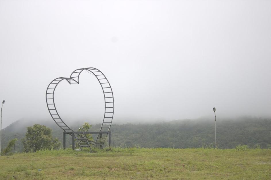 Misty Valley Resort Varagampadi Exterior photo