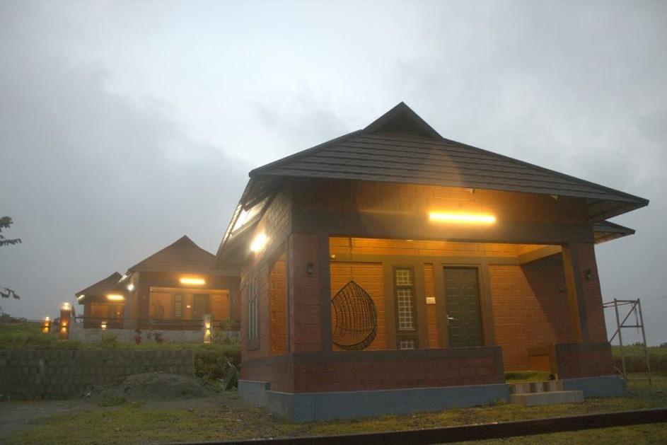 Misty Valley Resort Varagampadi Exterior photo